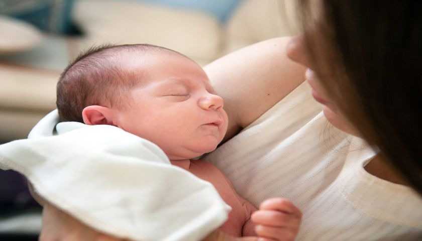 Cuidados com a saúde dos bebês recem nascidos