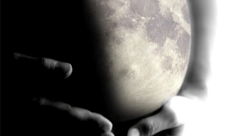 Mudança da lua influencia no parto