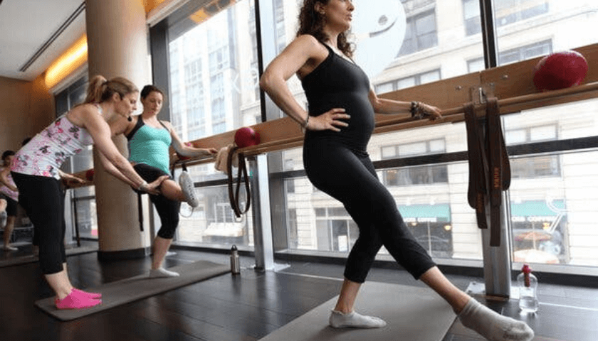 Barre, Pilates, yoga e balé exercicios na gravidez